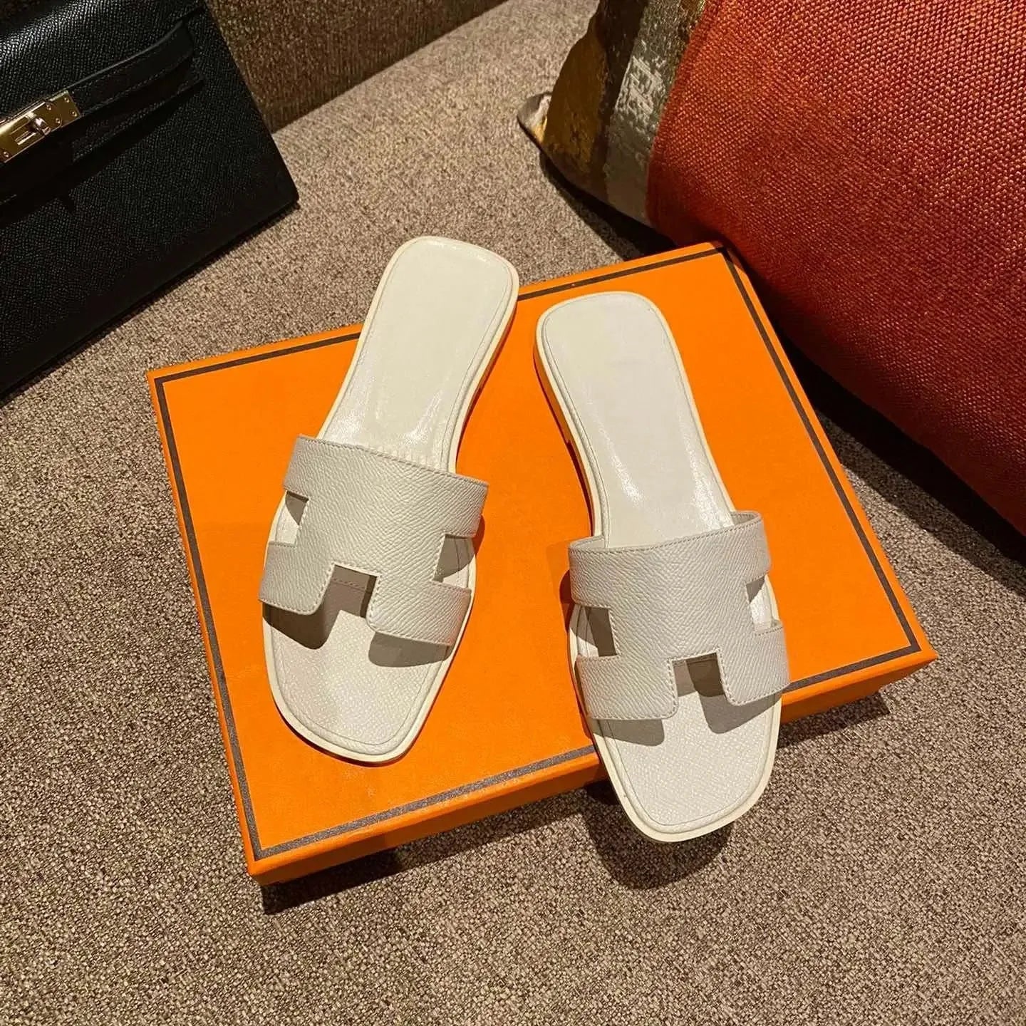 Sandals Famous Brand Beach Slippers Classic Flat