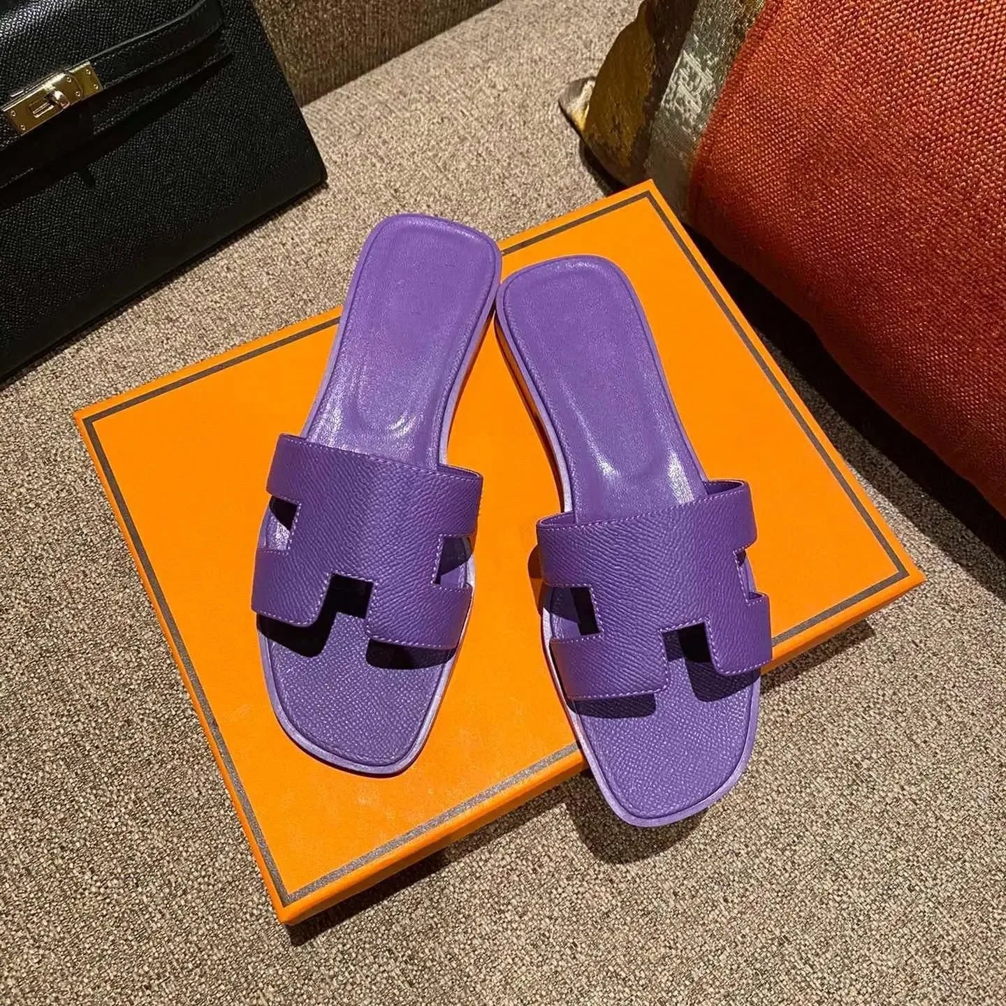 Sandals Famous Brand Beach Slippers Classic Flat